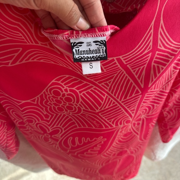 Manuhealii Red Floral Blouse - Picture 3 of 3